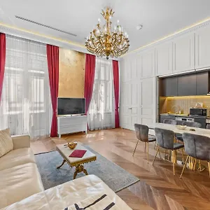 Apartment Count Zrinyi Basilica Luxurious