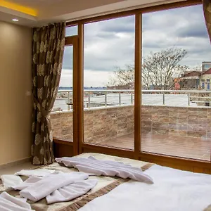 Отель Capitol Suites Old City 